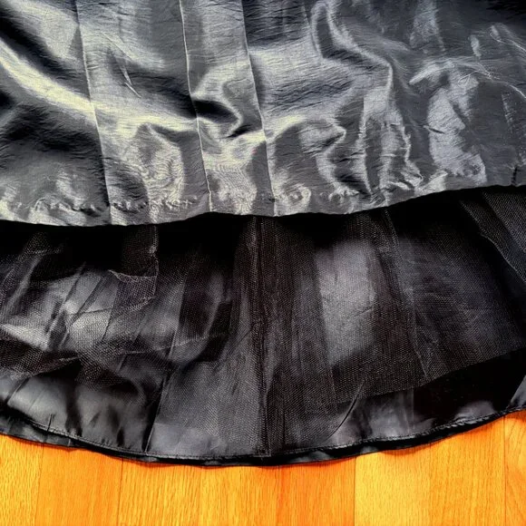 Black taffeta and lace cocktail dress, Size 2 - Picture 5 of 5